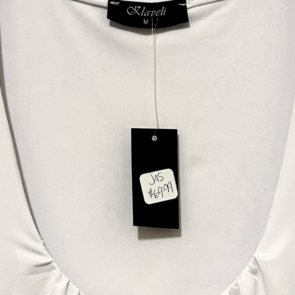 KLAVELI Sleeveless White Ruffled Tiered Blouse. NWT. Size Medium - Picture 4 of 6
